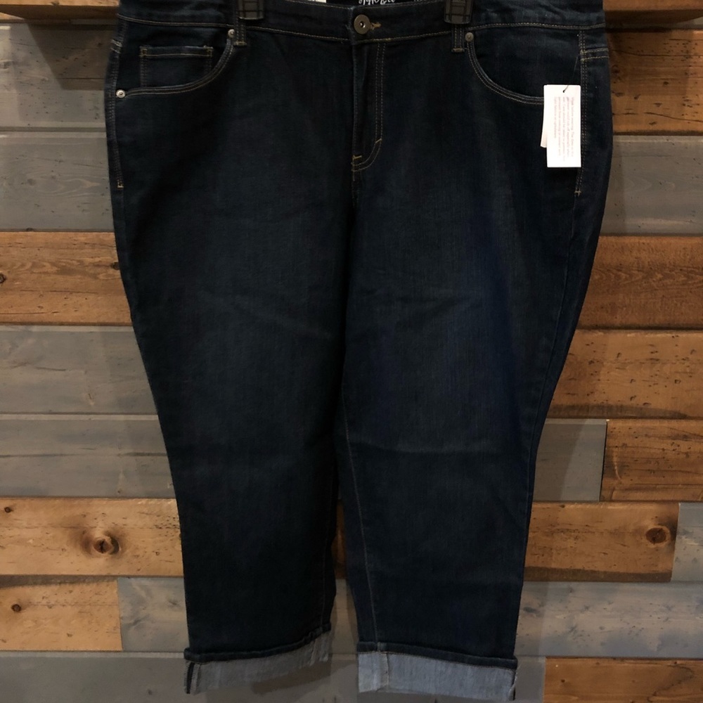 Dark denim Capri pants. Size 16W